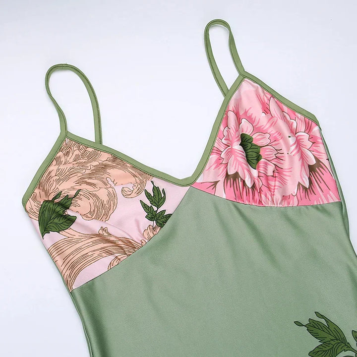 Blumiges Maxi-Sommerkleid mit V-Ausschnitt und Spaghettiträgern – Alina