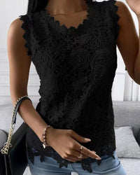 Bluse mit Spitzen-Detail in einfarbigem Stil - Elara