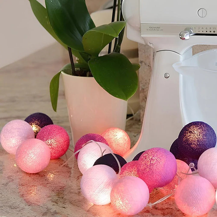 Stimmungsvolle Lichterkette mit Kugeln - LumaBreeze
