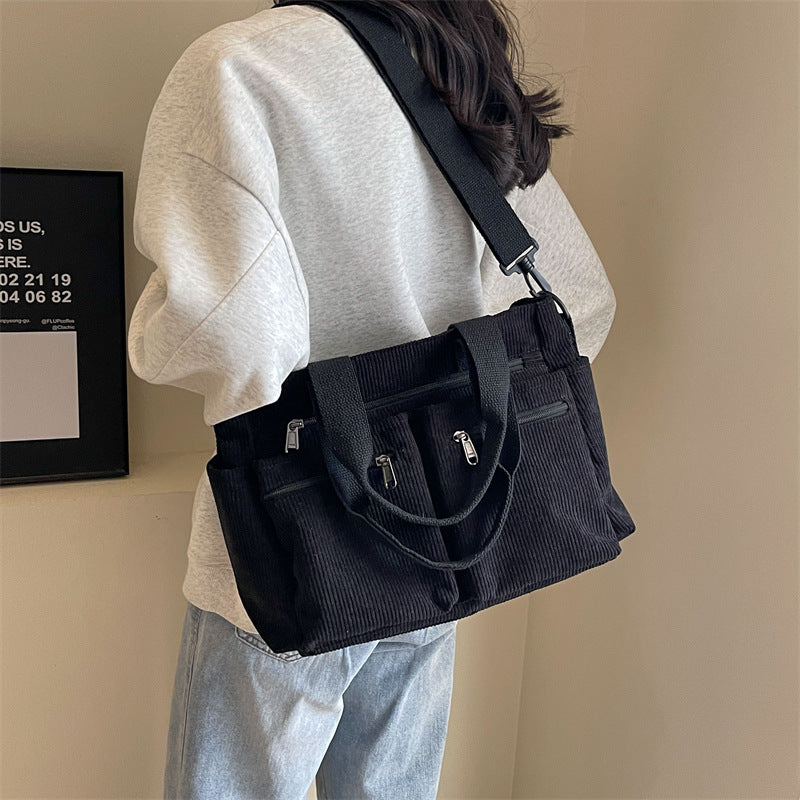 Trendige Cord-Schultertasche - VelvetVogue