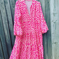 Trendiges Maxikleid mit rosa Leopardenmuster - ChicSafari