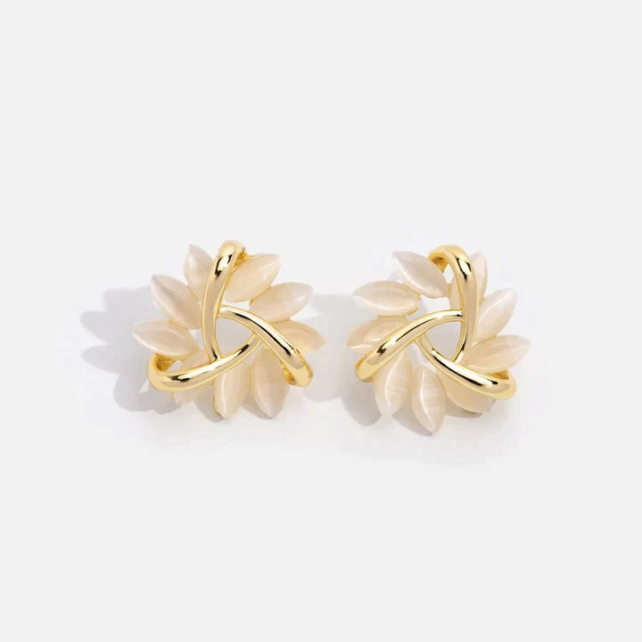 Elegante Opalblumen-Ohrstecker