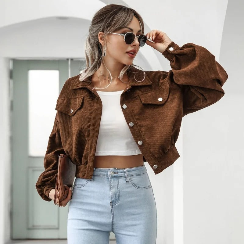 Kurze Jeansjacke mit Stil – Amira