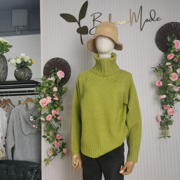 Light Green, Oversized Knitted Turtleneck Sweater - HerbstGlanz