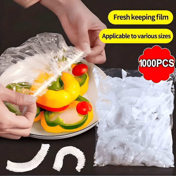 Hand trekt een deksel over een bord met paprika en tomaatjes, naast een zak met witte deksels en twee losse exemplaren. 10