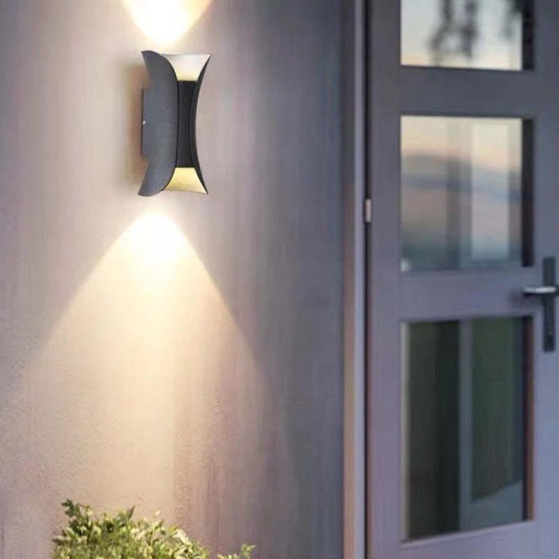 Moderne LED-Außenwandleuchte - LumiEdge