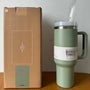 Vakuumisolierter Becher mit Deckel und Strohhalm - ThermoTumbler