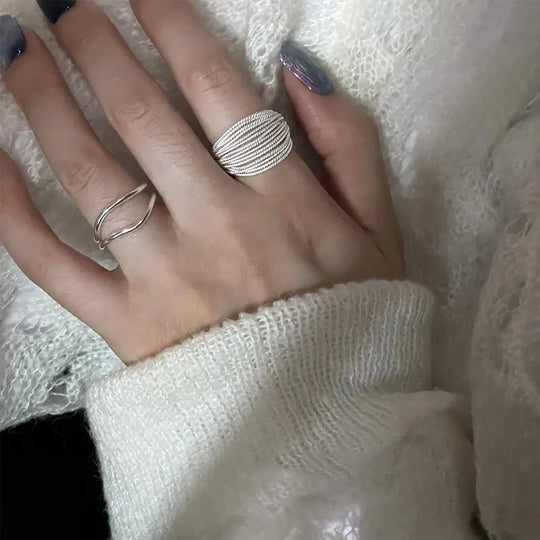 Verstelbare Zilveren Ring met Vintage Detail – Seléna