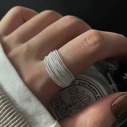 Verstelbare Zilveren Ring met Vintage Detail – Seléna