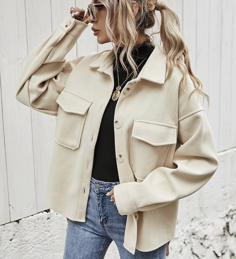 Kurze Jacke mit Knopfverschluss – Elodie