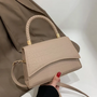 Andrea Handtasche | Mit praktischem Obergriff