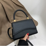 Andrea Handtasche | Mit praktischem Obergriff