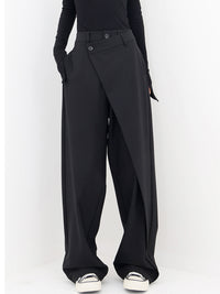 Asymmetrische weite Damenhose mit Doppelknopf – Noa
