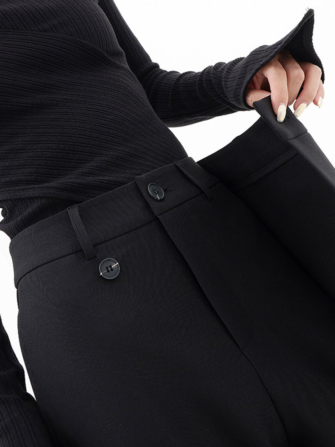 Asymmetrische weite Damenhose mit Doppelknopf – Noa