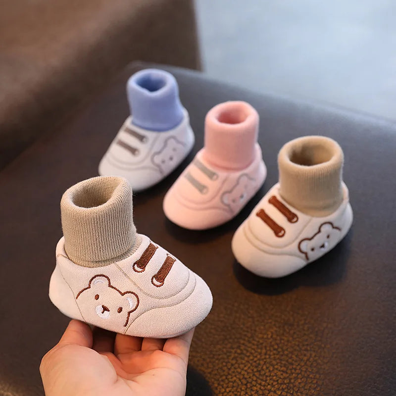 Bequeme und rutschfeste Socken-Schühchen für Kleinkinder - TinySteps