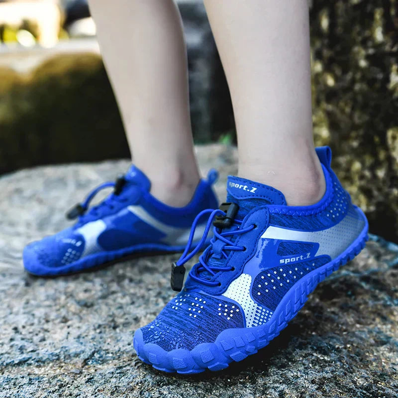 Strandschoenen voor kinderen met een stevige zool en een veilige pasvorm - WaveTrek