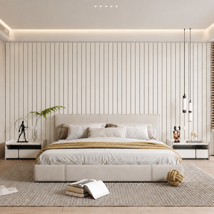 Slaapkamer met bed waarbij de achterwand is bekleed met crèmewitte verticale latten 19