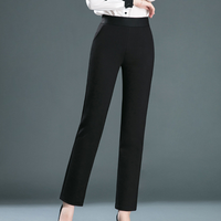 Gerade Damenhose mit zeitlosem Design - Celeste