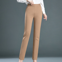Gerade Damenhose mit zeitlosem Design - Celeste
