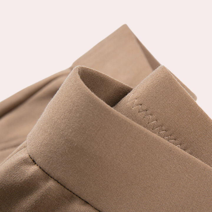 Gerade Damenhose mit zeitlosem Design - Celeste