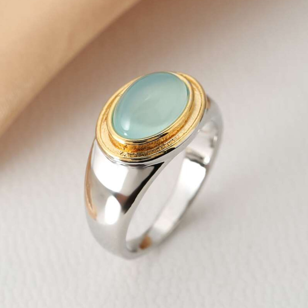 Vintage Ring with Green Stone - Lyanna