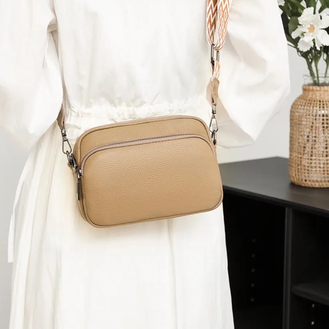 Carrie Messenger Bag | Sleek & Stylish