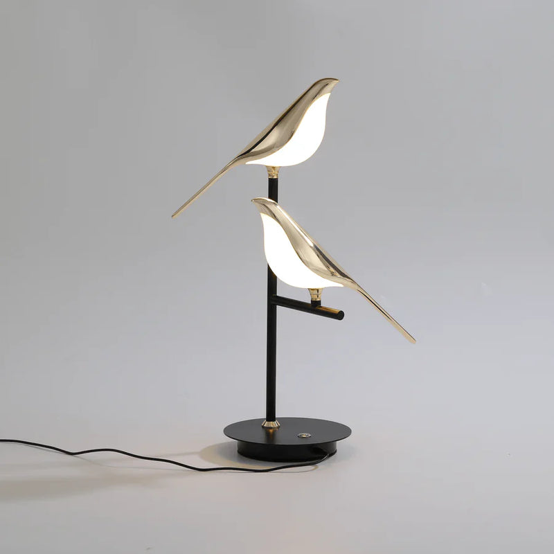 LED-Tischlampe mit stilvollem Design - AvaBird