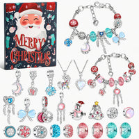 Uitvoering met kerstman op de doos, twee armbanden in roze en turquoise, twee kettingen en dromenvangers, sneeuwpop en kralen. 9