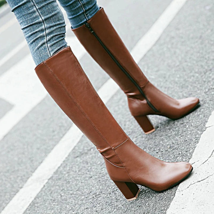 Kniehohe Damenstiefel mit Absatz - Sienna