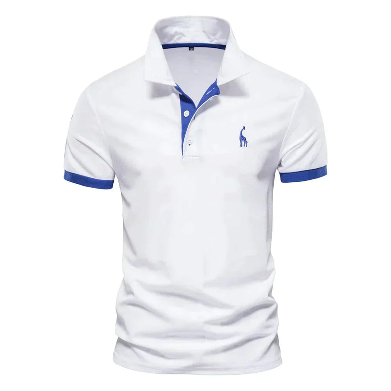 Wit poloshirt met blauwe kraagrand, blauwe knoopstrook, blauwe mouwboorden en een geborduurde blauwe giraf 3