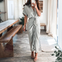 Maxikleid mit Rüschen und V-Ausschnitt - Elina