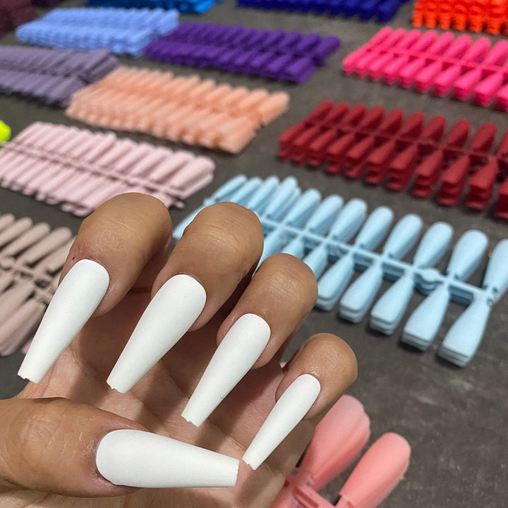 Matte Press On Nails (24 pcs) | Ideal for a night out