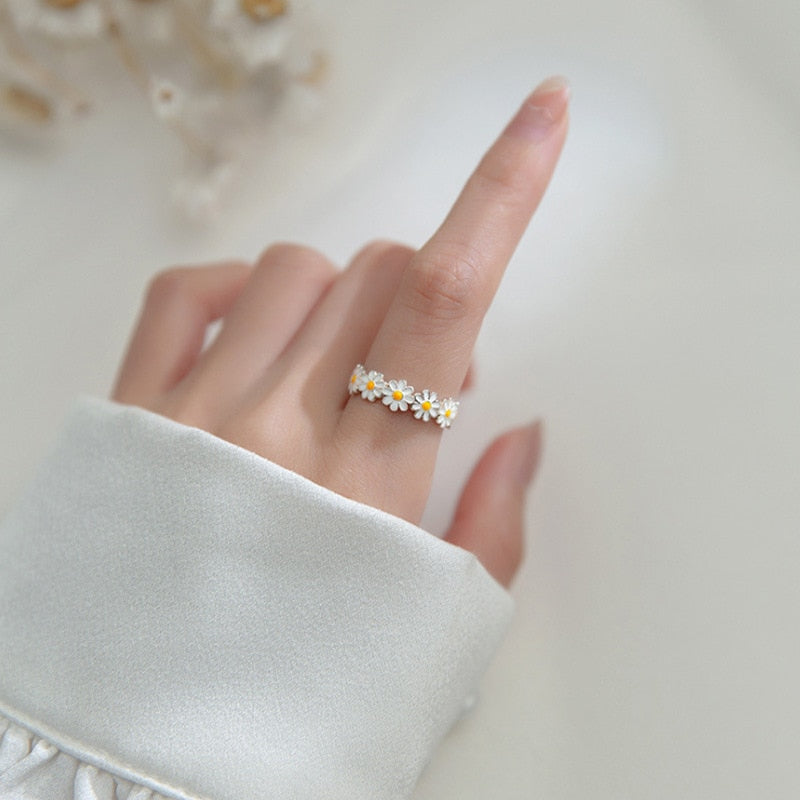 Daisy Flower Ring | Cute & Stylish