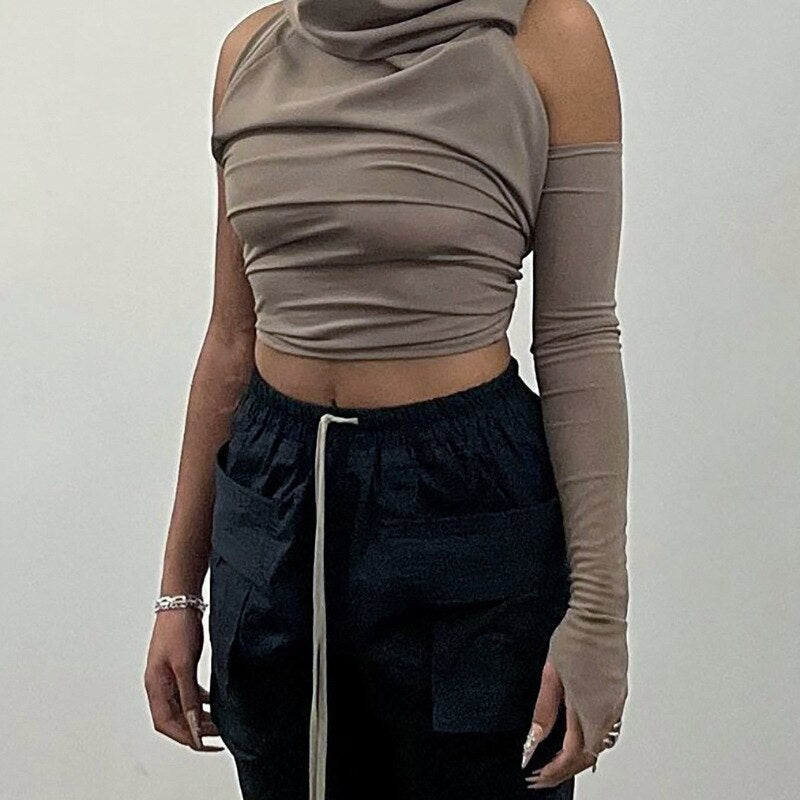 Dina Top | Modisch, herausfordernd & sexy