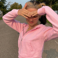 Trendiger figurbetonter Damen Cropped Zip-up Hoodie mit Kapuze - Alina