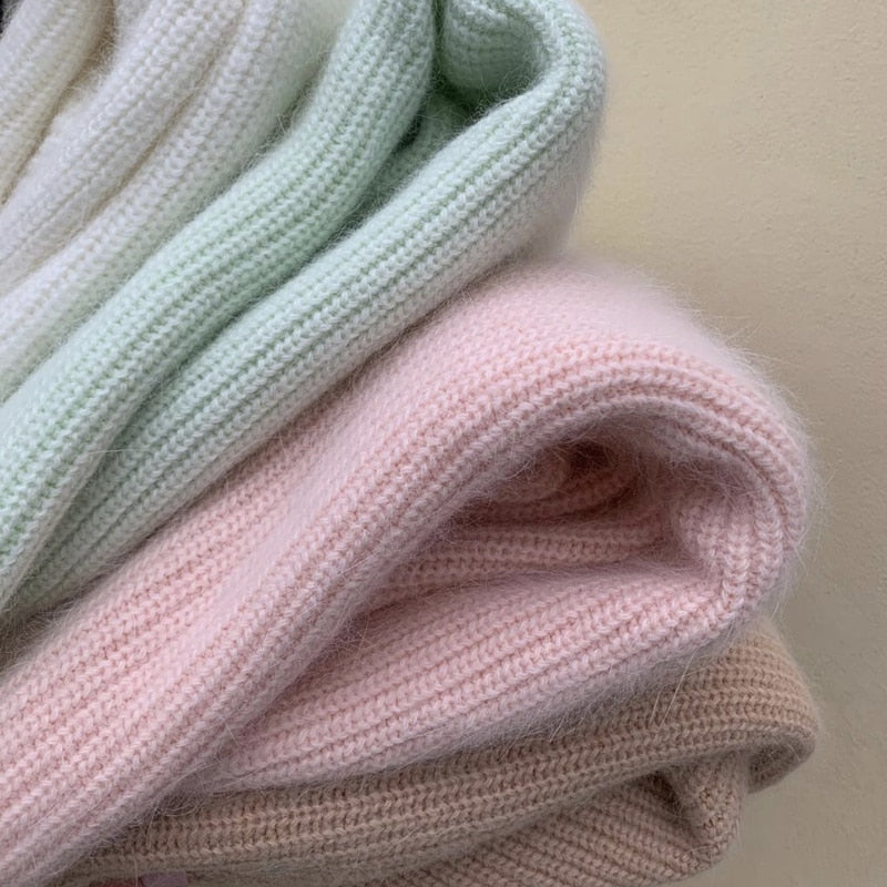 Cecile Sweater | This sweater simply must not be missing from your wardrobe