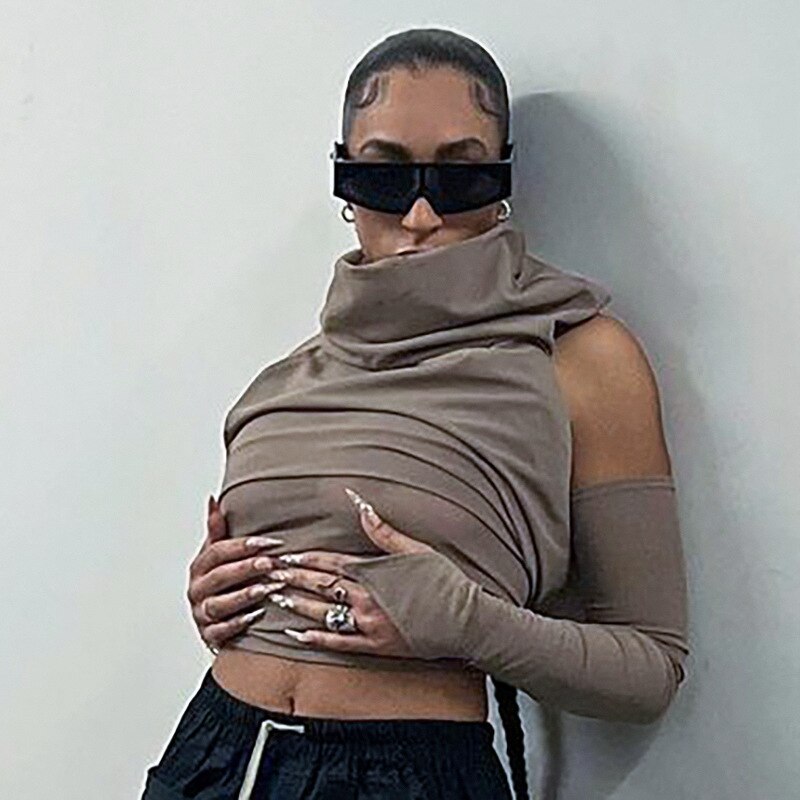 Dina Top | Modisch, herausfordernd & sexy