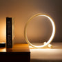 Minimalistische dimmbare Tischlampe - EclipseAura Lamp
