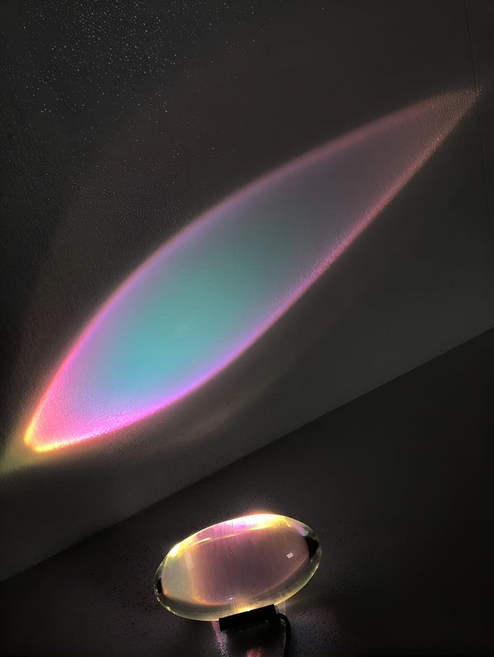 Prismatische Projektorlampe mit LED – Lunara