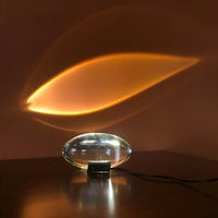 Prismatische Projektorlampe mit LED – Lunara