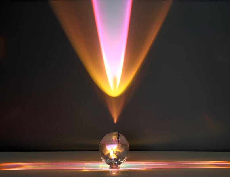 Prismatische Projektorlampe mit LED – Lunara