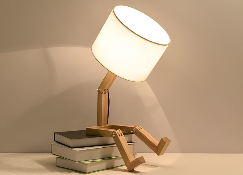 Flexible Roboter Schreibtischlampe aus Massivholz – LumoBot