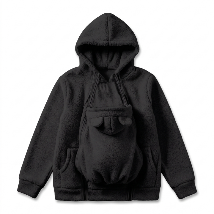 Zwarte sherpa-fleecehoodie plat gelegd met het babypaneel met beren-oortjes, zakken en dubbele ritsen aan de voorkant. 13