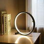 Minimalistische dimmbare Tischlampe - EclipseAura Lamp