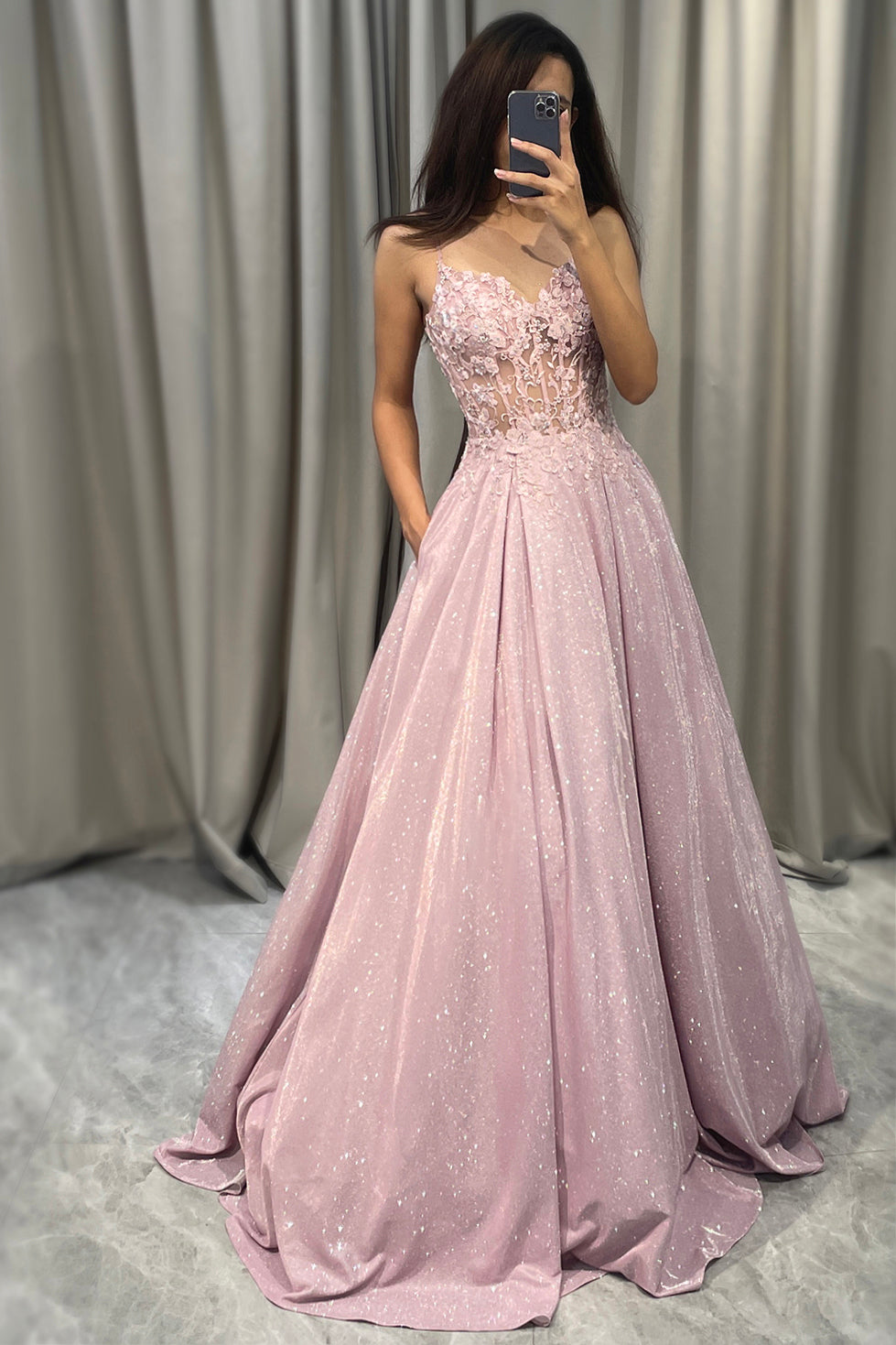 Glänzendes Blush A-Linien Ballkleid - Clara