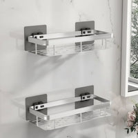 Twee lege zilverkleurige planken met zwarte bevestigingsclips op grijze zelfklevende platen 19