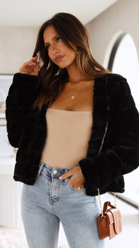 Luxuriöse Damen-Crop-Jacke - Veloura