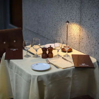 Luxe Draadloze LED Tafellamp Met Touchdimmer Voor Een Hotel Chic Interieur