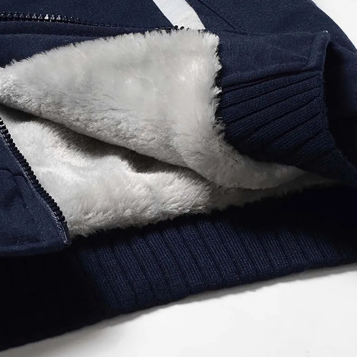 Kapuzensweatjacke | Warm zu einem günstigen Preis!