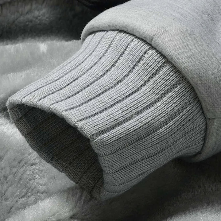 Kapuzensweatjacke | Warm zu einem günstigen Preis!
